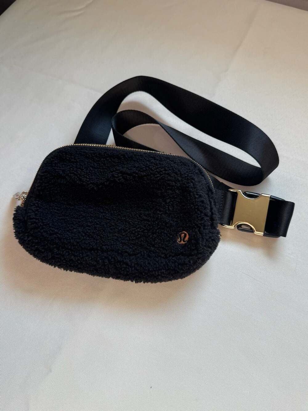 Lululemon Everywhere Belt Bag 1L Black Sherpa Fleece Gold Hardware Crossbody